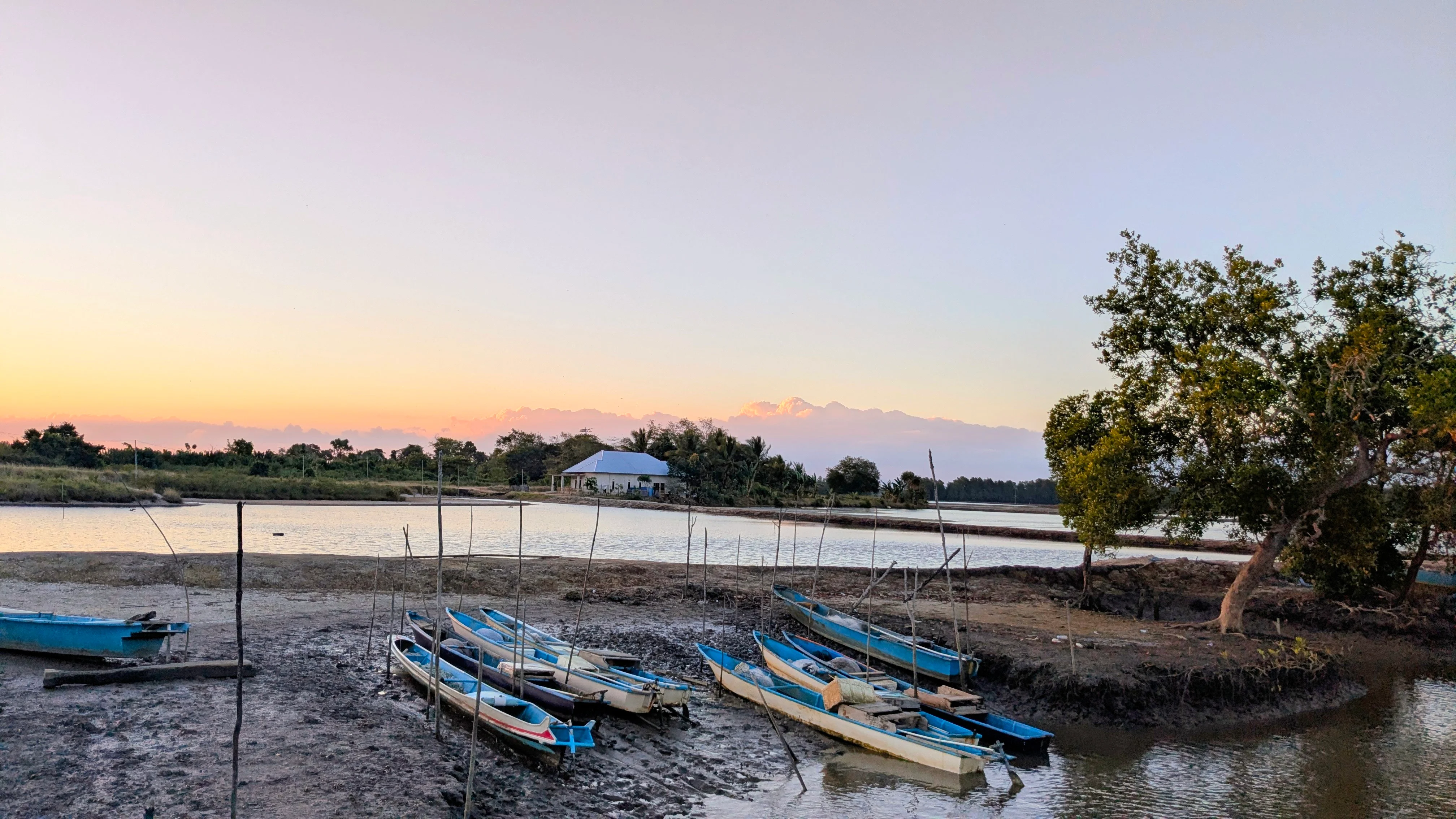 Pemandangan Desa Hukaea